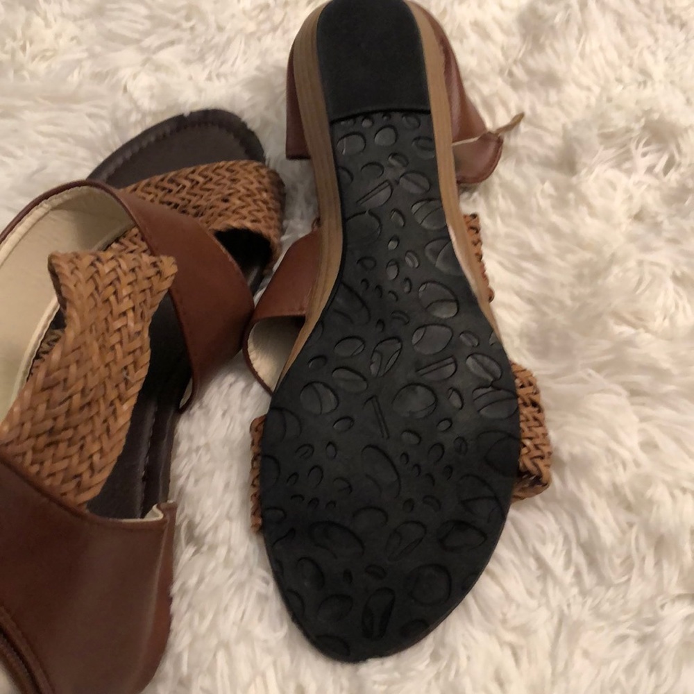 Shoes - Picture 2 of 4